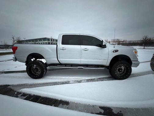 2017 Nissan Titan XD SL