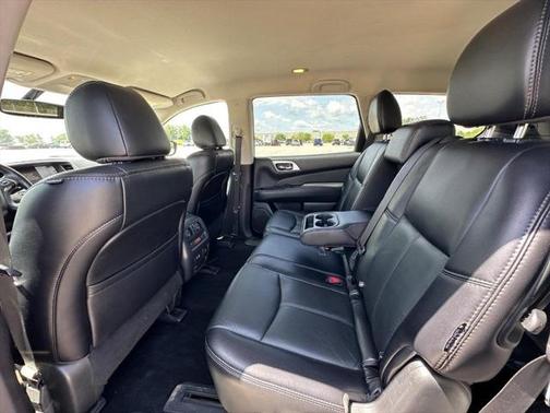 2020 Nissan Pathfinder SL