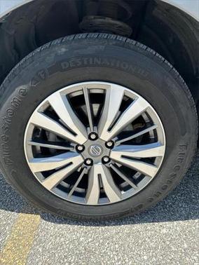 2020 Nissan Pathfinder SL