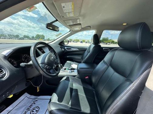 2020 Nissan Pathfinder SL
