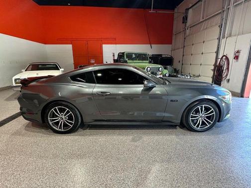 Magnetic 2017 Ford Mustang GT Premium