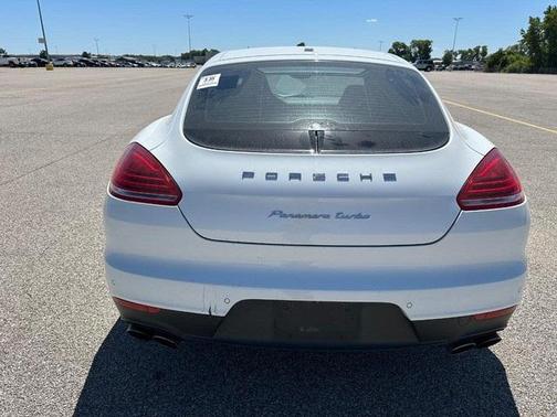 2015 Porsche Panamera Turbo