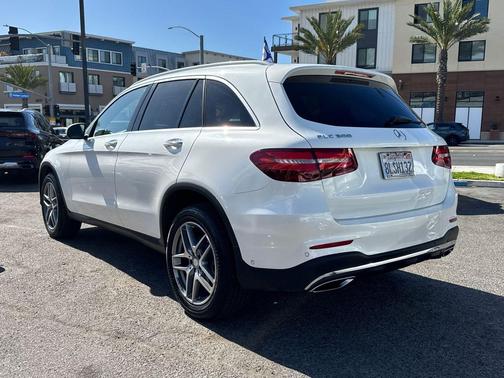 designo Diamond White Metallic 2017 Mercedes-Benz GLC 300 Base