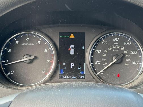 Labrador Black Metallic 2019 Mitsubishi Outlander ES