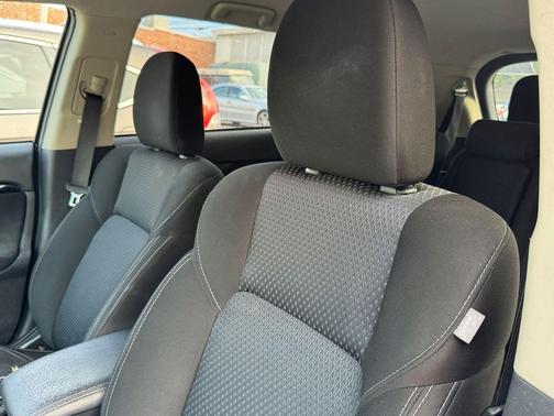 Labrador Black Metallic 2019 Mitsubishi Outlander ES