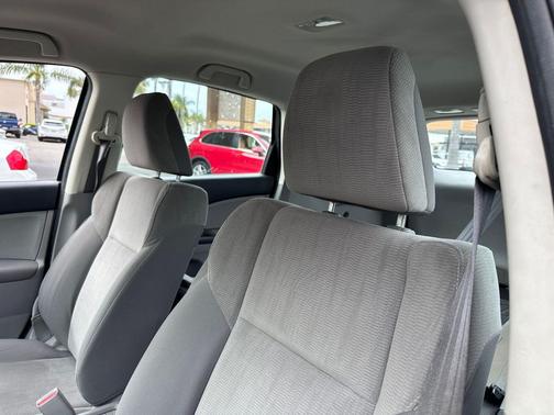 Alabaster Silver Metallic 2013 Honda CR-V LX