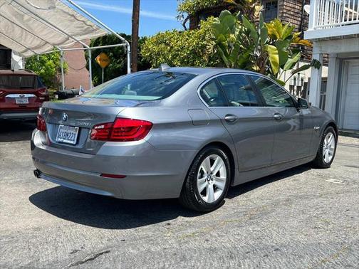 2011 BMW 528 528i
