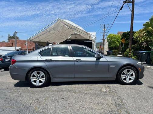 2011 BMW 528 528i