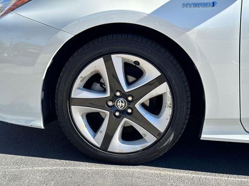 2016 Toyota Prius Three Touring