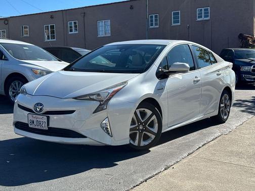2016 Toyota Prius Three Touring