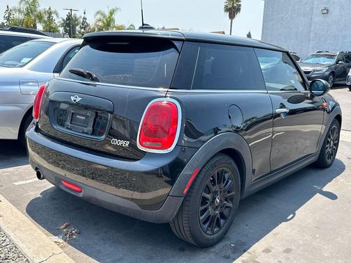 2017 MINI Hardtop Cooper