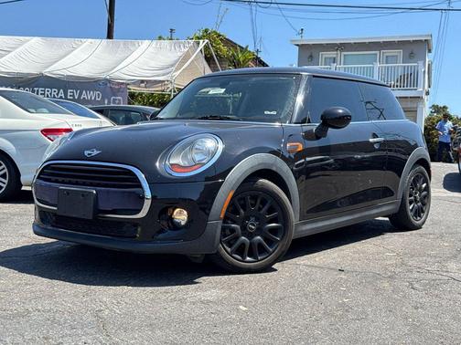 2017 MINI Hardtop Cooper