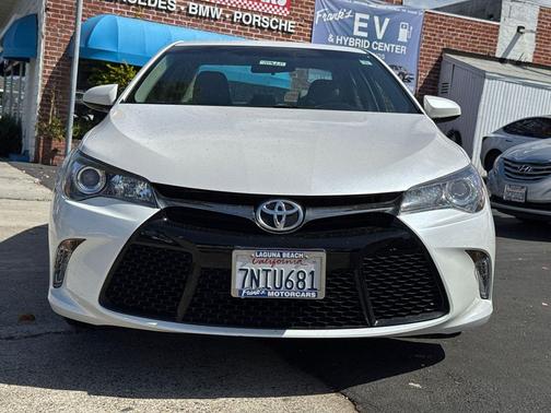 Blizzard Pearl 2016 Toyota Camry XSE