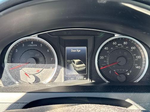 Blizzard Pearl 2016 Toyota Camry XSE