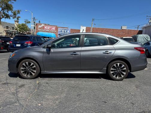 Gun Metallic 2017 Nissan Sentra SR