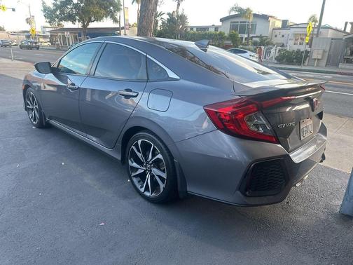 Modern Steel Metallic 2018 Honda Civic Si