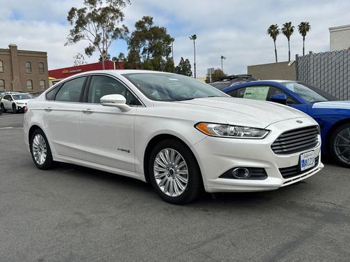 2016 Ford Fusion Hybrid SE