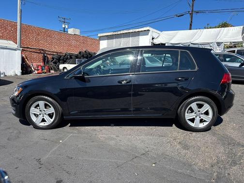 2017 Volkswagen Golf TSI SE 4-Door