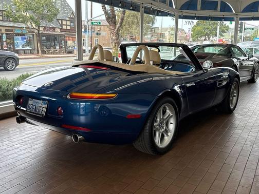 2001 BMW Z8 Base