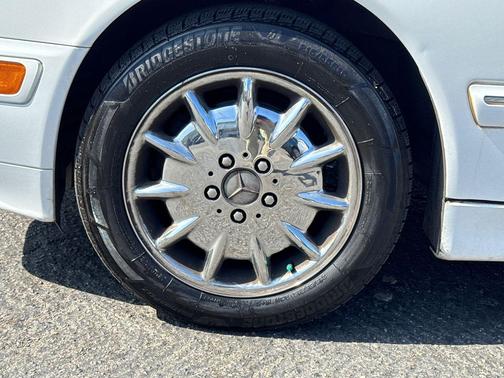 2000 Mercedes-Benz E-Class E 320