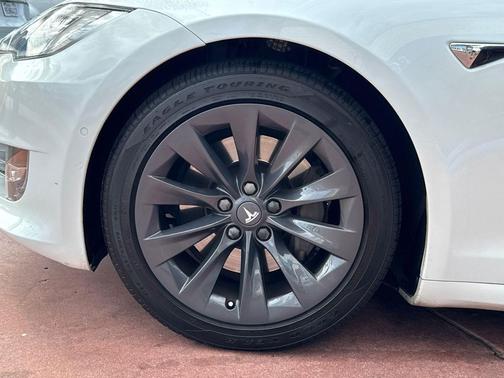 2018 Tesla Model S 75D