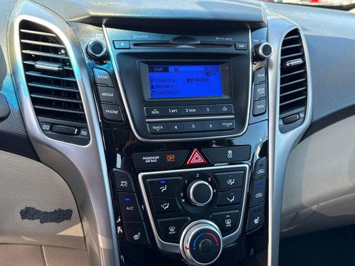 Ceramic White 2016 Hyundai Elantra GT Base