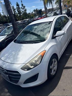 Ceramic White 2016 Hyundai Elantra GT Base