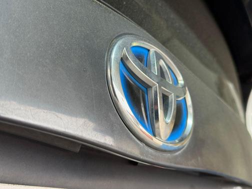 Winter Gray Metallic 2014 Toyota Prius Two