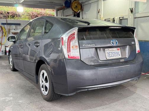 Winter Gray Metallic 2014 Toyota Prius Two