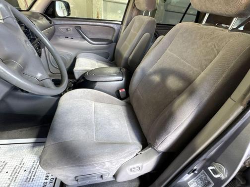 2001 Toyota Sequoia SR5