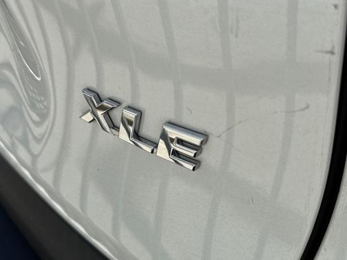 Pearl 2024 Toyota RAV4 XLE Premium