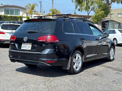 2015 Volkswagen Golf SportWagen TDI S 4-Door