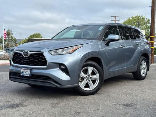 Moon Dust 2020 Toyota Highlander LE