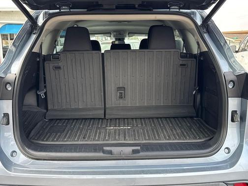 Moon Dust 2020 Toyota Highlander LE