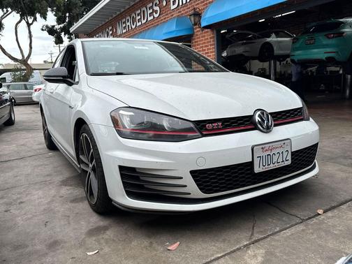 2017 Volkswagen Golf GTI 2.0T S 4-Door