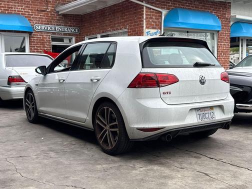 2017 Volkswagen Golf GTI 2.0T S 4-Door