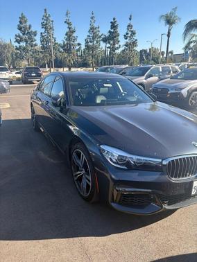 2019 BMW 740 740i