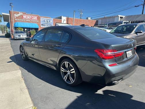 2019 BMW 740 740i
