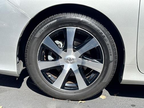 2017 Toyota Mirai Base