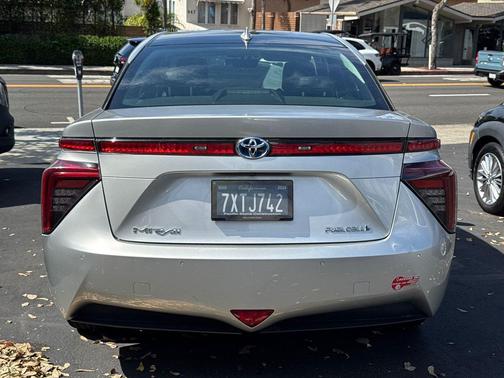 2017 Toyota Mirai Base