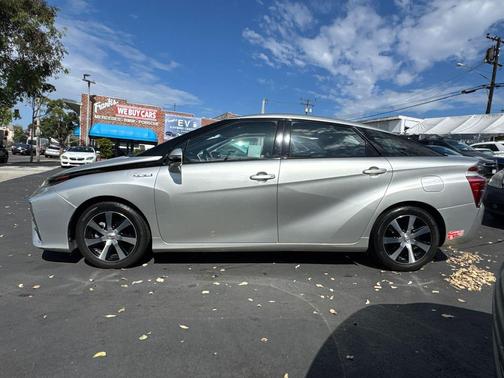2017 Toyota Mirai Base