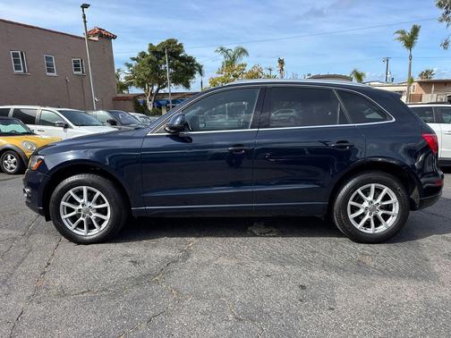 Deep Sea Blue Pearl Effect 2011 Audi Q5 Premium Plus
