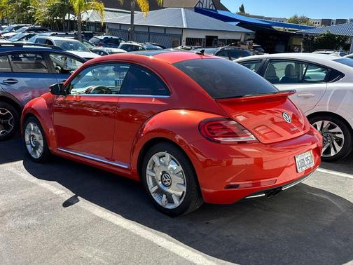 2018 Volkswagen Beetle 2.0T SE