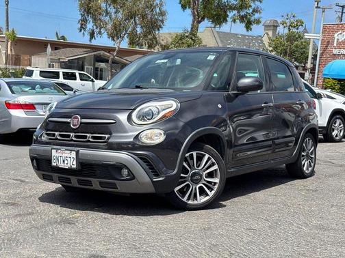 Nero (Black) 2019 FIAT 500L Trekking