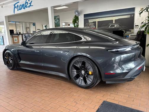 2020 Porsche Taycan Turbo
