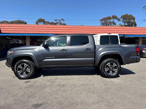 Magnetic Gray Metallic 2018 Toyota Tacoma TRD Sport