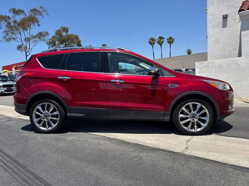 Ruby Red Metallic Tinted Clearcoat 2015 Ford Escape SE
