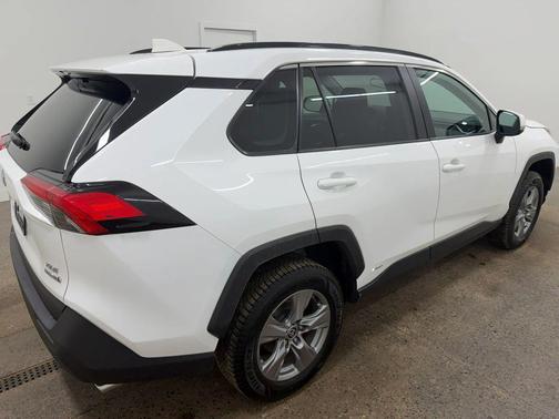 Ice Cap 2024 Toyota RAV4 Hybrid XLE