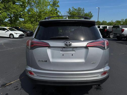 Silver Sky Metallic 2018 Toyota RAV4 LE