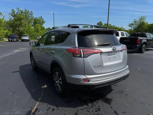 Silver Sky Metallic 2018 Toyota RAV4 LE